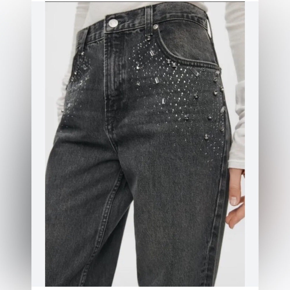 ZARA women’s Slim Straight Cut Jewel Jeans Grey women with Silver Accents/Size 4